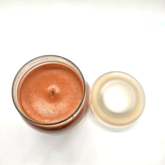 White Barn Candle Co Real Essence 15 oz Candle Sweet Cinnamon Pumpkin New Unlit - Picture 7 of 10